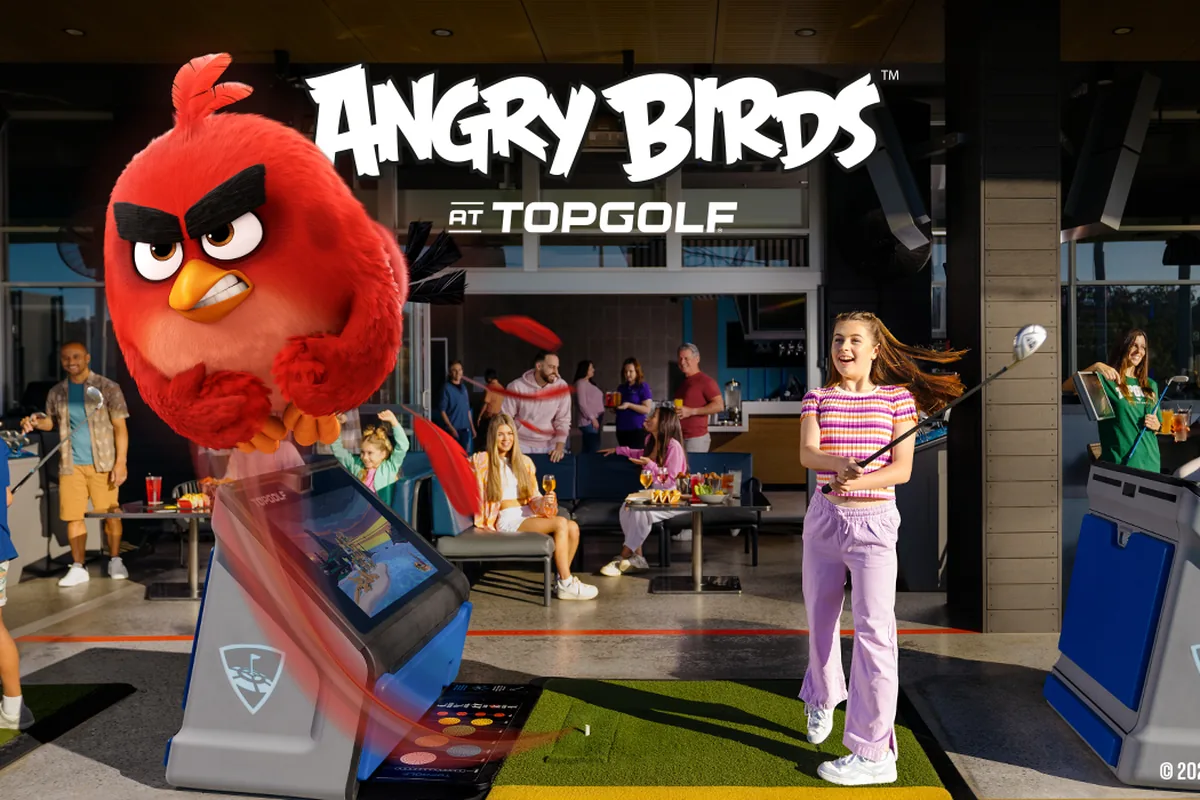 Angry Birds v Topgolfe: herný režim pri odpalisku v Bay